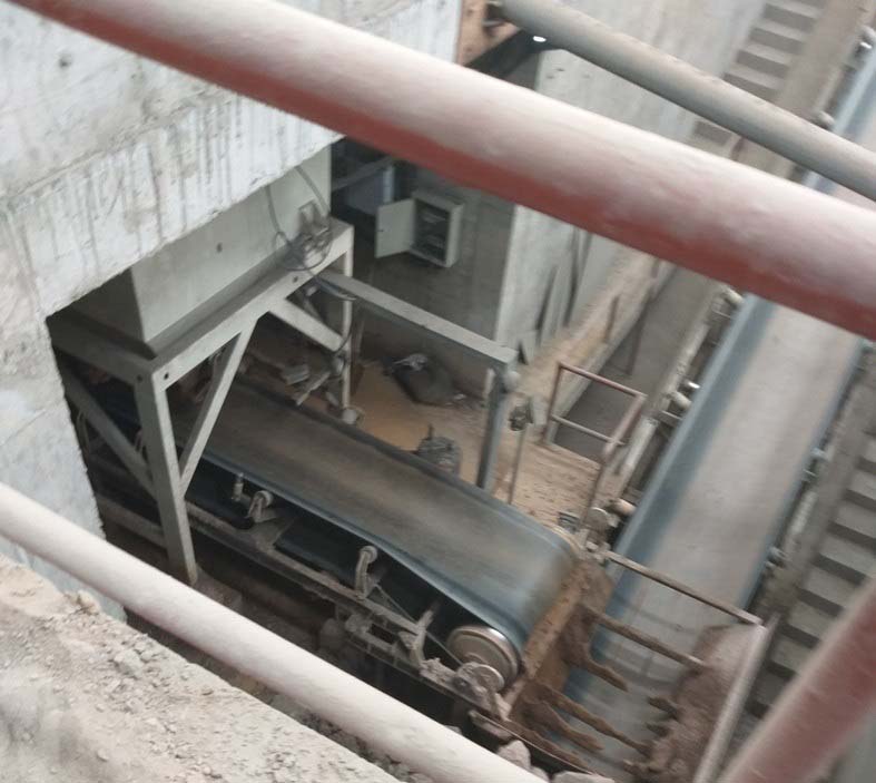 礦用輸送皮帶機.jpg 礦用輸送皮帶機.jpg