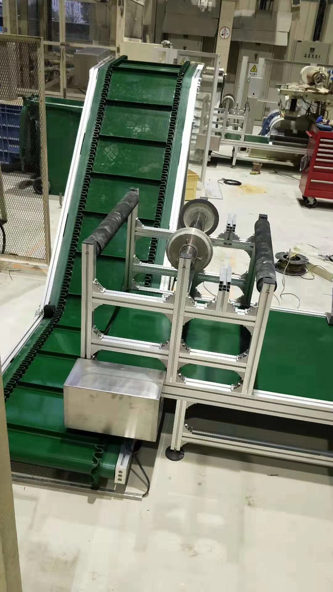 擋板江蘇皮帶輸送機(jī).jpg 擋板江蘇皮帶輸送機(jī).jpg